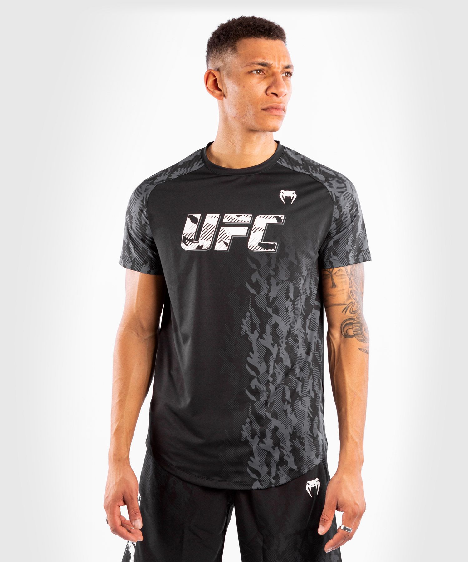 UFC｜ VENUM AUTHENTIC格斗周男士运动短袖 - 黑色