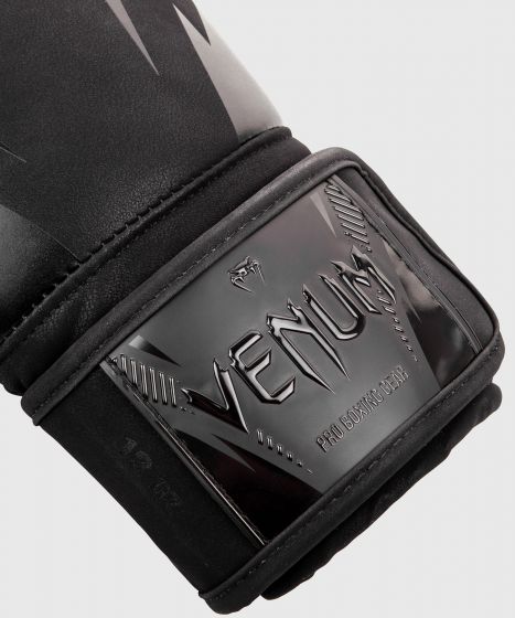 Venum Impact 拳击手套