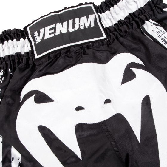 Venum Bangkok Spirit 泰拳短裤 - 黑