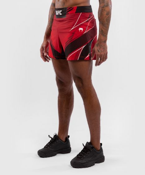 UFC｜ VENUM AUTHENTIC格斗之夜男士短裤 - 红色