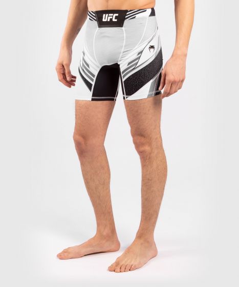 UFC｜ VENUM AUTHENTIC格斗之夜VALE TUDO男士紧身短裤 - 白色