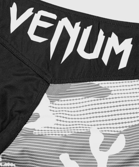 Venum Light 3.0 搏击短裤