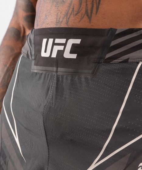 UFC｜ VENUM AUTHENTIC格斗之夜男士五分短裤 - 黑色