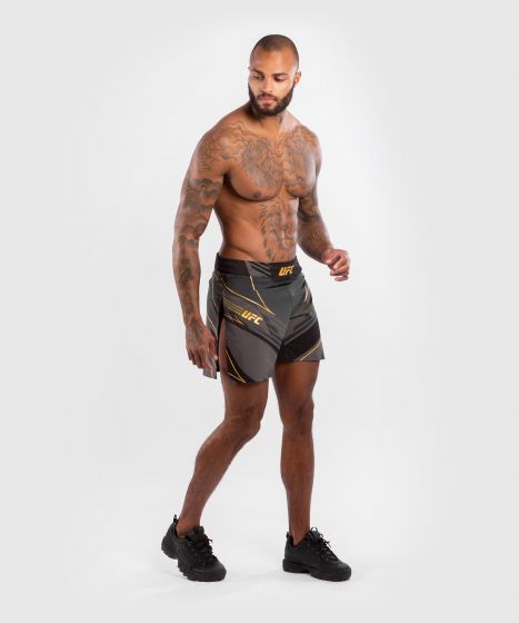 UFC｜ VENUM AUTHENTIC格斗之夜男士短裤 - 冠军色