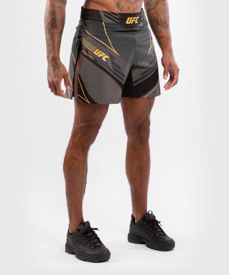 UFC｜ VENUM AUTHENTIC格斗之夜男士短裤 - 冠军色